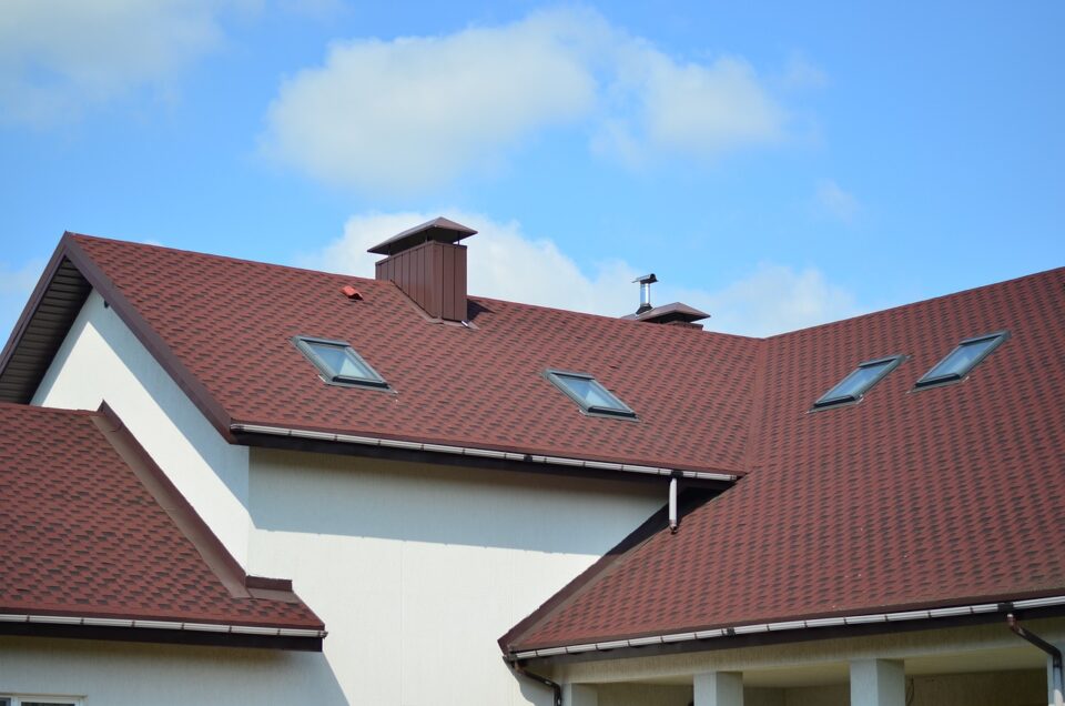 専門家が選ぶ！屋根塗料の種類と選び方のポイント | 有限会社北海屋
